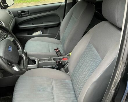 Черный Форд Фокус, объемом двигателя 1.6 л и пробегом 260 тыс. км за 3800 $, фото 5 на Automoto.ua