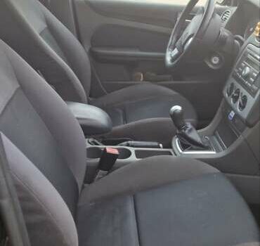 Черный Форд Фокус, объемом двигателя 1.6 л и пробегом 286 тыс. км за 4550 $, фото 7 на Automoto.ua