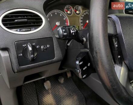 Черный Форд Фокус, объемом двигателя 1.6 л и пробегом 208 тыс. км за 4600 $, фото 14 на Automoto.ua