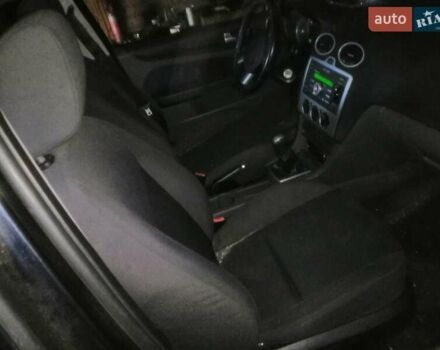 Черный Форд Фокус, объемом двигателя 1.6 л и пробегом 250 тыс. км за 2500 $, фото 1 на Automoto.ua