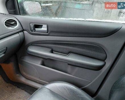 Чорний Форд Фокус, об'ємом двигуна 2 л та пробігом 164 тис. км за 5900 $, фото 14 на Automoto.ua