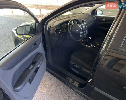 Черный Форд Фокус, объемом двигателя 1.6 л и пробегом 206 тыс. км за 4700 $, фото 5 на Automoto.ua
