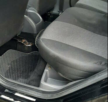 Черный Форд Фокус, объемом двигателя 1.6 л и пробегом 298 тыс. км за 3800 $, фото 10 на Automoto.ua