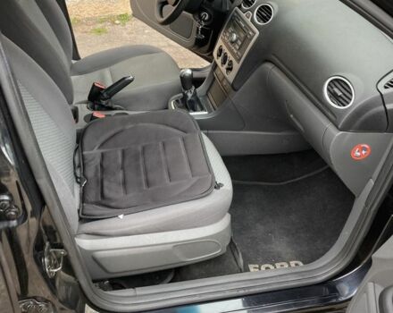 Черный Форд Фокус, объемом двигателя 1.6 л и пробегом 184 тыс. км за 4450 $, фото 4 на Automoto.ua