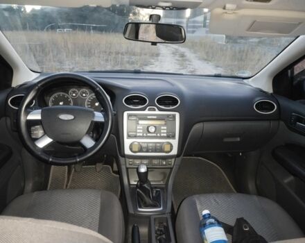 Черный Форд Фокус, объемом двигателя 1.6 л и пробегом 266 тыс. км за 4500 $, фото 5 на Automoto.ua