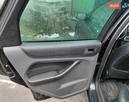 Чорний Форд Фокус, об'ємом двигуна 2 л та пробігом 164 тис. км за 5900 $, фото 11 на Automoto.ua