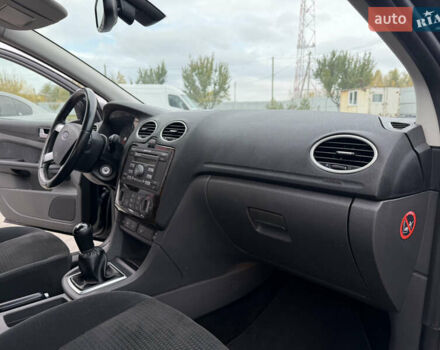 Чорний Форд Фокус, об'ємом двигуна 1.6 л та пробігом 195 тис. км за 5499 $, фото 35 на Automoto.ua