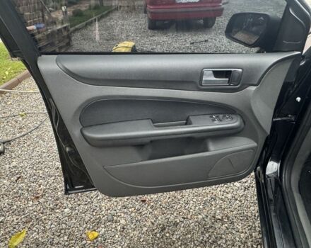 Черный Форд Фокус, объемом двигателя 1.6 л и пробегом 220 тыс. км за 2200 $, фото 14 на Automoto.ua