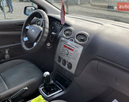 Черный Форд Фокус, объемом двигателя 1.6 л и пробегом 206 тыс. км за 4500 $, фото 11 на Automoto.ua