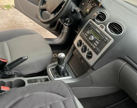 Черный Форд Фокус, объемом двигателя 1.6 л и пробегом 184 тыс. км за 4450 $, фото 5 на Automoto.ua