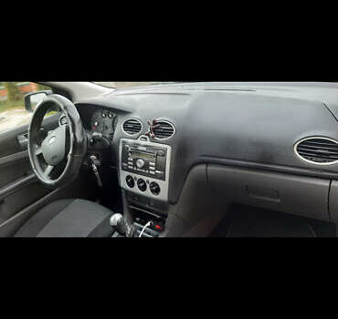 Черный Форд Фокус, объемом двигателя 1.6 л и пробегом 298 тыс. км за 3800 $, фото 8 на Automoto.ua