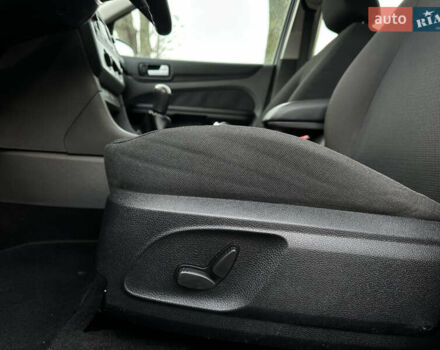 Черный Форд Фокус, объемом двигателя 1.8 л и пробегом 188 тыс. км за 5600 $, фото 24 на Automoto.ua