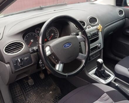 Черный Форд Фокус, объемом двигателя 1.6 л и пробегом 250 тыс. км за 4700 $, фото 6 на Automoto.ua