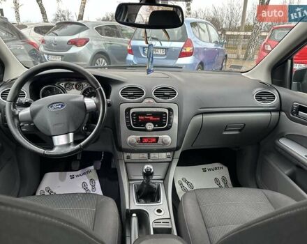 Черный Форд Фокус, объемом двигателя 1.6 л и пробегом 181 тыс. км за 5200 $, фото 17 на Automoto.ua