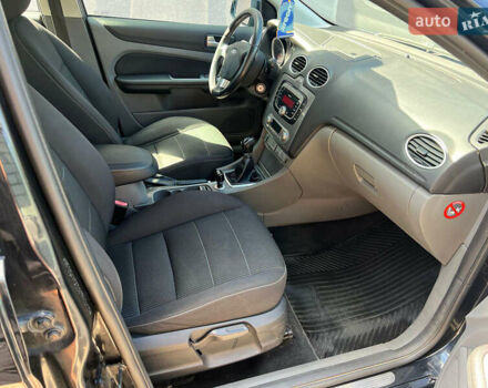 Черный Форд Фокус, объемом двигателя 1.6 л и пробегом 181 тыс. км за 5300 $, фото 9 на Automoto.ua