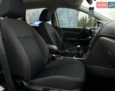 Черный Форд Фокус, объемом двигателя 1.8 л и пробегом 188 тыс. км за 5600 $, фото 40 на Automoto.ua