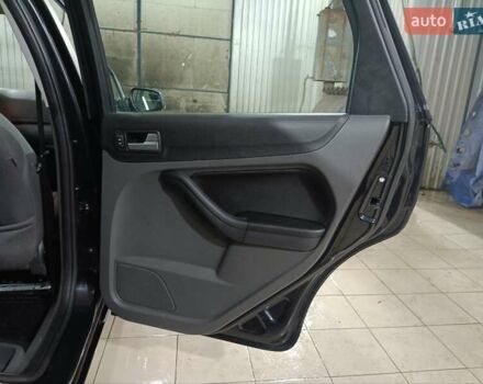 Черный Форд Фокус, объемом двигателя 1.6 л и пробегом 283 тыс. км за 4550 $, фото 11 на Automoto.ua