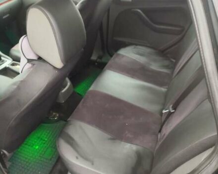 Черный Форд Фокус, объемом двигателя 1.6 л и пробегом 286 тыс. км за 4800 $, фото 6 на Automoto.ua