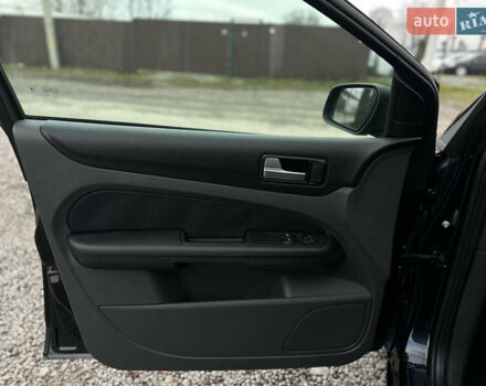 Черный Форд Фокус, объемом двигателя 1.8 л и пробегом 188 тыс. км за 5600 $, фото 18 на Automoto.ua