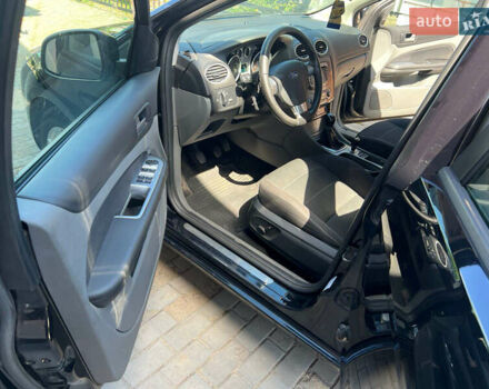 Черный Форд Фокус, объемом двигателя 1.6 л и пробегом 181 тыс. км за 5300 $, фото 10 на Automoto.ua