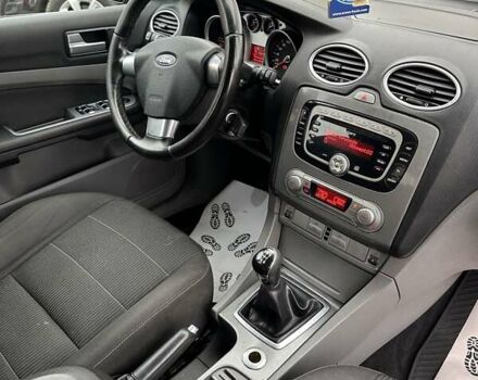 Черный Форд Фокус, объемом двигателя 1.6 л и пробегом 181 тыс. км за 5200 $, фото 13 на Automoto.ua