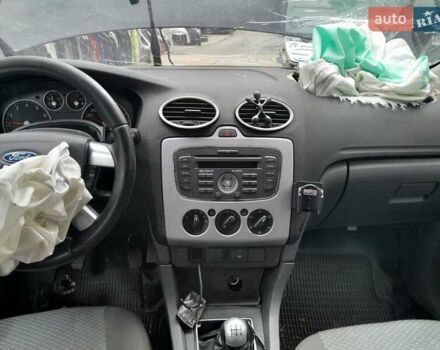 Черный Форд Фокус, объемом двигателя 1.39 л и пробегом 160 тыс. км за 1400 $, фото 3 на Automoto.ua