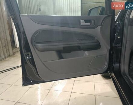 Черный Форд Фокус, объемом двигателя 1.6 л и пробегом 283 тыс. км за 4550 $, фото 17 на Automoto.ua