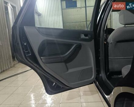 Черный Форд Фокус, объемом двигателя 1.6 л и пробегом 283 тыс. км за 4550 $, фото 14 на Automoto.ua