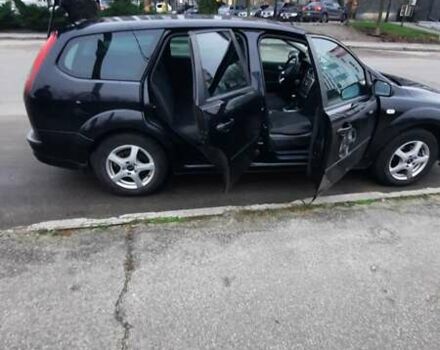 Черный Форд Фокус, объемом двигателя 1.6 л и пробегом 300 тыс. км за 4730 $, фото 2 на Automoto.ua