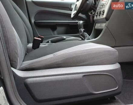 Форд Фокус 2008 у Самборе на Automoto.ua Чорний Форд Фокус, об'ємом двигуна 1.6 л та пробігом 225 тис. км за 4999 $, фото 43 на Automoto.ua