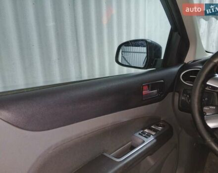 Черный Форд Фокус, объемом двигателя 1.6 л и пробегом 320 тыс. км за 4500 $, фото 3 на Automoto.ua