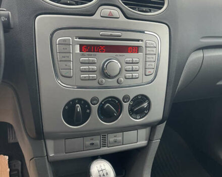 Черный Форд Фокус, объемом двигателя 1.6 л и пробегом 223 тыс. км за 6400 $, фото 41 на Automoto.ua