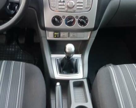 Черный Форд Фокус, объемом двигателя 1.6 л и пробегом 196 тыс. км за 5000 $, фото 3 на Automoto.ua