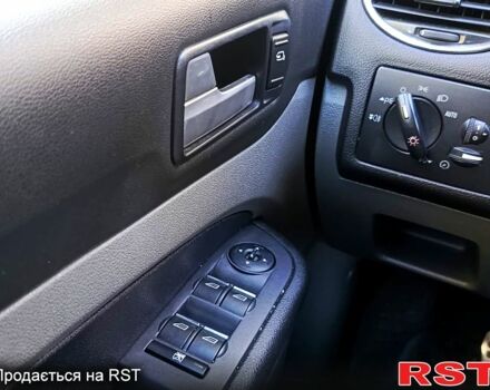 Форд Фокус 2008 у Кельменцах на Automoto.ua Чорний Форд Фокус, об'ємом двигуна 1.6 л та пробігом 208 тис. км за 5800 $, фото 4 на Automoto.ua