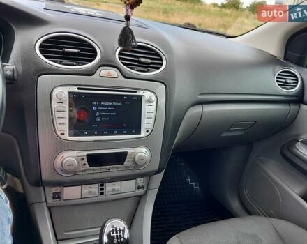 Чорний Форд Фокус, об'ємом двигуна 2 л та пробігом 246 тис. км за 6200 $, фото 4 на Automoto.ua
