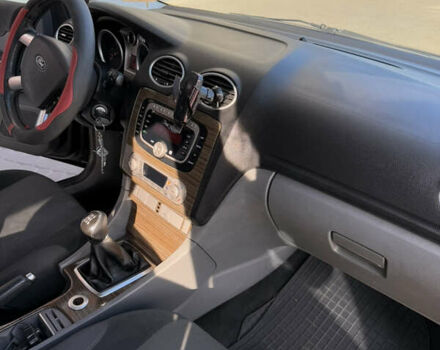 Черный Форд Фокус, объемом двигателя 1.6 л и пробегом 283 тыс. км за 5700 $, фото 61 на Automoto.ua