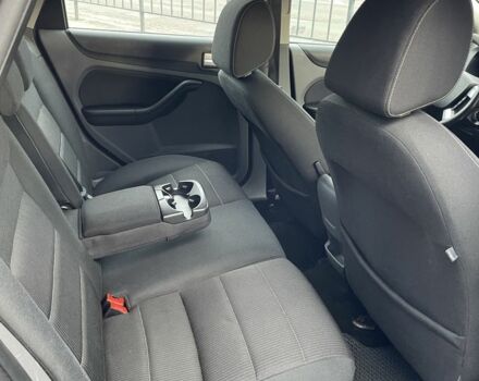 Черный Форд Фокус, объемом двигателя 1.6 л и пробегом 300 тыс. км за 5000 $, фото 3 на Automoto.ua