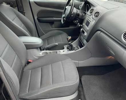 Черный Форд Фокус, объемом двигателя 1.6 л и пробегом 300 тыс. км за 5000 $, фото 19 на Automoto.ua