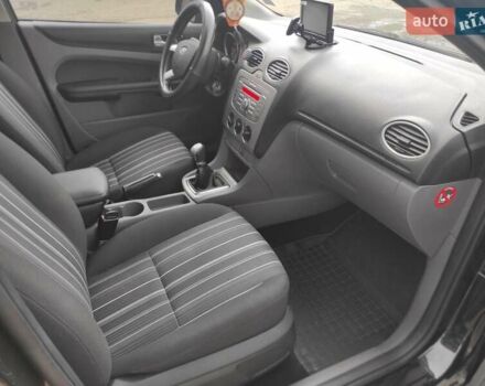 Черный Форд Фокус, объемом двигателя 1.6 л и пробегом 251 тыс. км за 5499 $, фото 10 на Automoto.ua