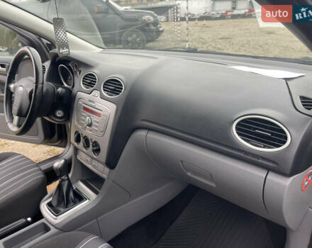 Черный Форд Фокус, объемом двигателя 1.6 л и пробегом 223 тыс. км за 6400 $, фото 60 на Automoto.ua