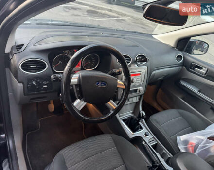 Чорний Форд Фокус, об'ємом двигуна 1.6 л та пробігом 261 тис. км за 5800 $, фото 17 на Automoto.ua