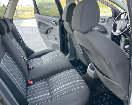 Черный Форд Фокус, объемом двигателя 1.6 л и пробегом 210 тыс. км за 4800 $, фото 19 на Automoto.ua