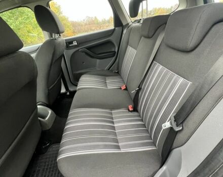 Черный Форд Фокус, объемом двигателя 1.6 л и пробегом 278 тыс. км за 4600 $, фото 13 на Automoto.ua