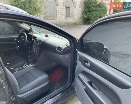 Черный Форд Фокус, объемом двигателя 1.6 л и пробегом 285 тыс. км за 5550 $, фото 9 на Automoto.ua