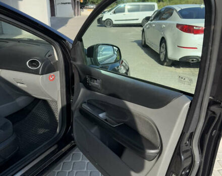 Черный Форд Фокус, объемом двигателя 1.6 л и пробегом 283 тыс. км за 5700 $, фото 50 на Automoto.ua