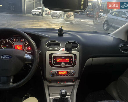 Чорний Форд Фокус, об'ємом двигуна 1.6 л та пробігом 247 тис. км за 4800 $, фото 5 на Automoto.ua