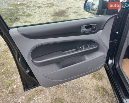 Черный Форд Фокус, объемом двигателя 1.6 л и пробегом 223 тыс. км за 6400 $, фото 35 на Automoto.ua