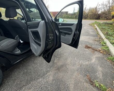 Черный Форд Фокус, объемом двигателя 1.6 л и пробегом 278 тыс. км за 4600 $, фото 8 на Automoto.ua