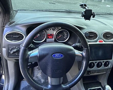Черный Форд Фокус, объемом двигателя 1.6 л и пробегом 352 тыс. км за 4900 $, фото 9 на Automoto.ua