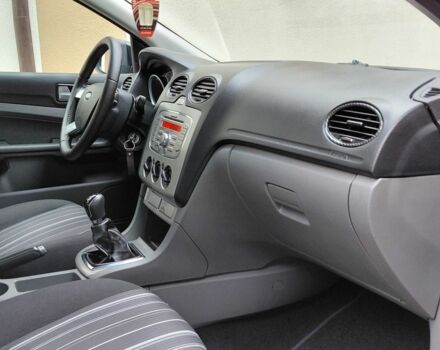 Форд Фокус 2008 в Самборе на Automoto.ua Черный Форд Фокус, объемом двигателя 0 л и пробегом 225 тыс. км за 4999 $, фото 7 на Automoto.ua